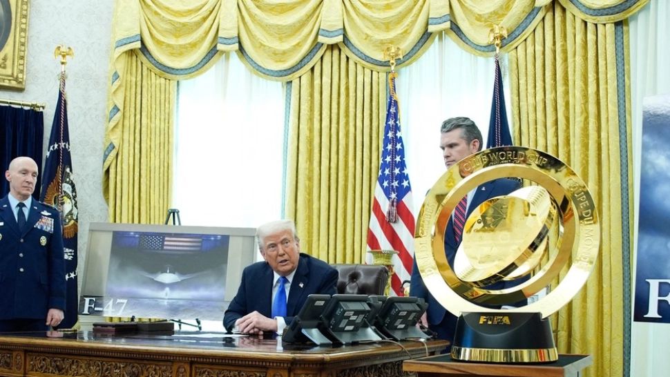 Donald Trump a renovat Biroul Oval pe placul său. Foto: Profimedia