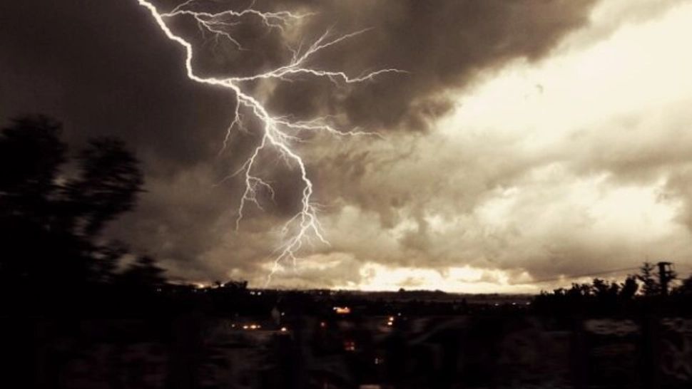 Alertă meteo. Cod Galben de furtuni în patru județe, în această seară