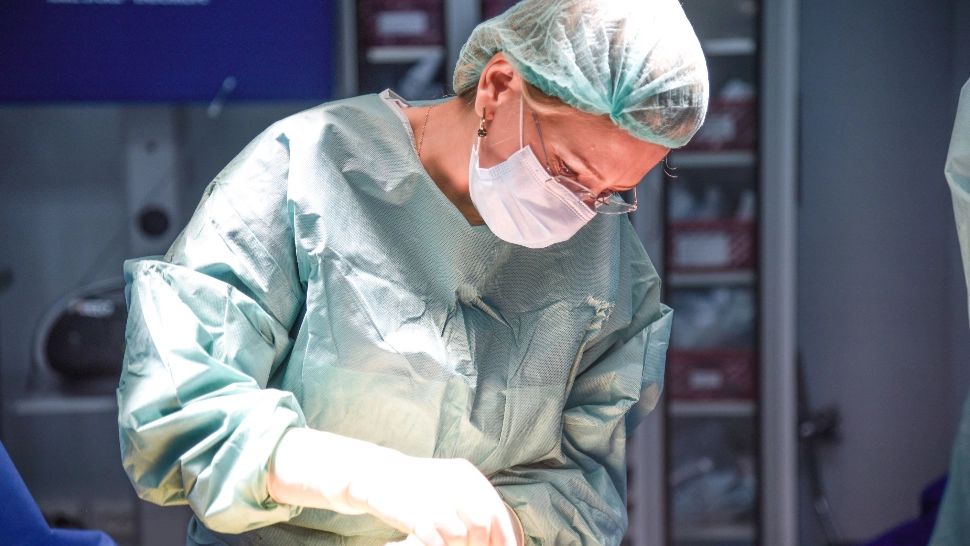 Avea burta foarte umflată. Ce a descoperit un bărbat după mai multe consulturi medicale