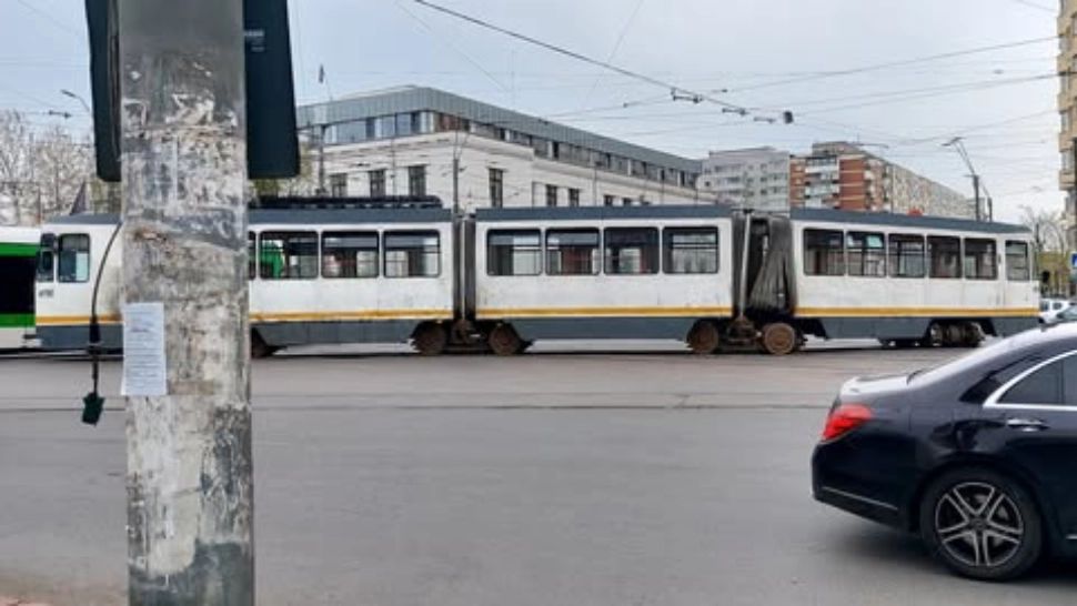 Trafic paralizat, în centrul Capitalei: tramvaie și troleibuze, blocate în trafic din cauza unei avarii la rețeaua electrică / Foto: Arhivă