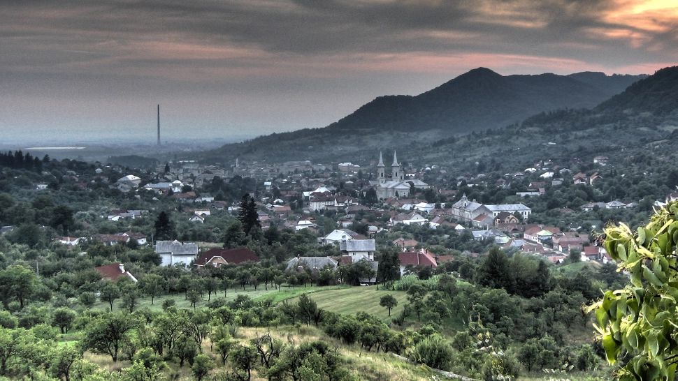 Orașul din România unde străzile sunt pavate cu aur, la propriu