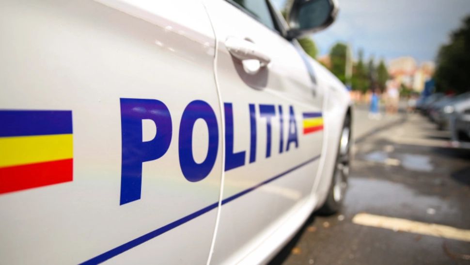 Tâlhărie în București: un bărbat, agresat și forțat să retragă bani de la bancomat. Totul a pornit după ce a acceptat serviciile sexuale ale unei femei