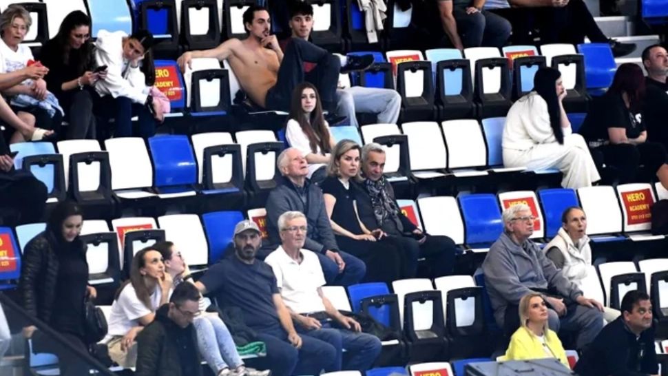 Călin Georgescu, surprins alături de soție la Competiția națională de natație - FOTO