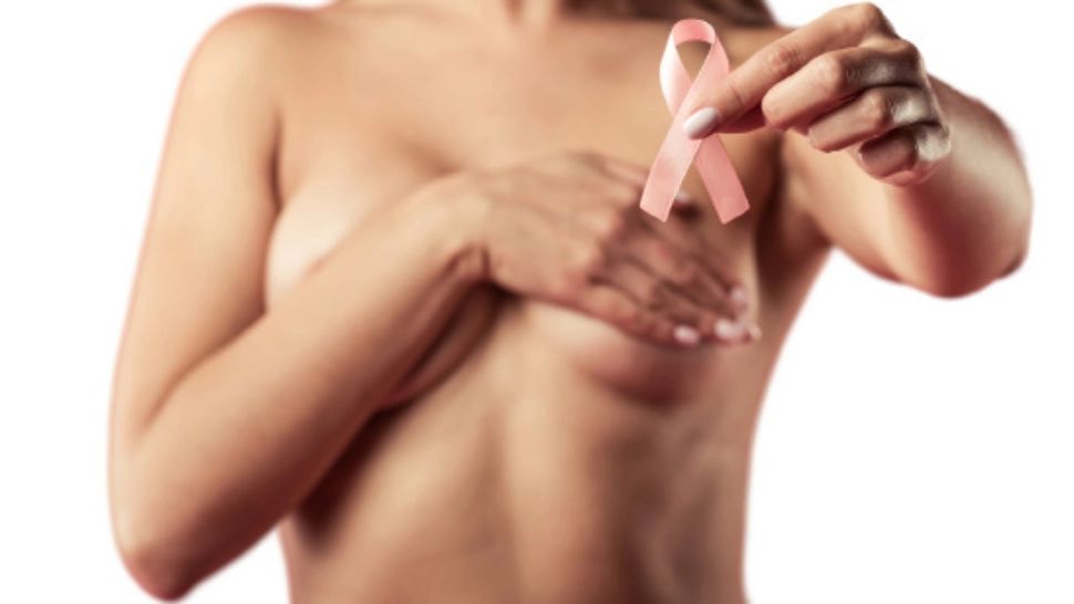 Ingredientul folosit de milioane de oameni asociat cu cancerul agresiv la sân. Cu ce poate fi înlocuit