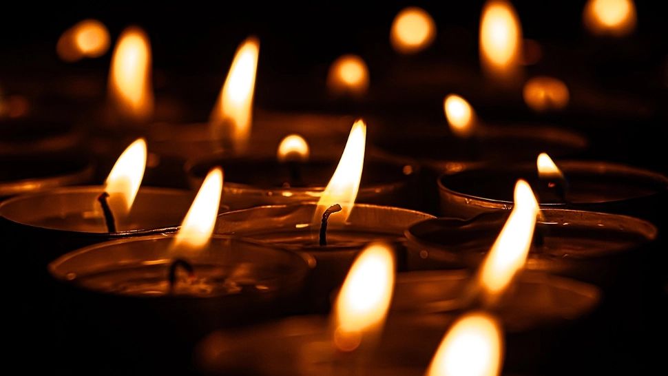  Doliu în lumea muzicală! Un cântăreț celebru s-a stins din viață la vârsta de 58 de ani în timp ce se afla pe scenă