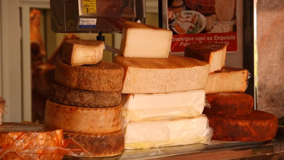 Producătorii greci de feta, îngrijorați de noile tarife impuse de SUA. Ce urmează?
