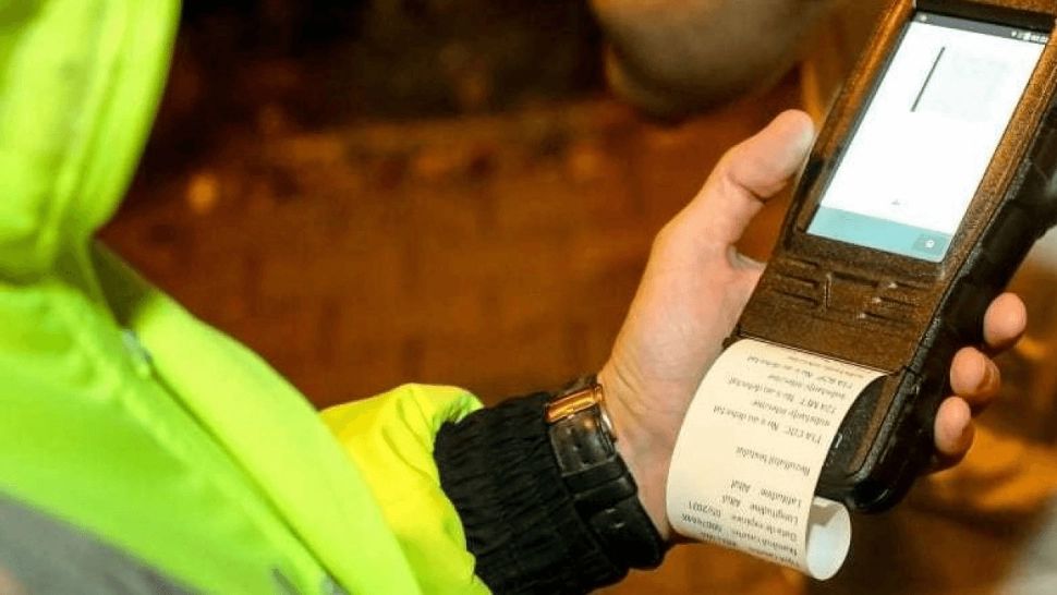 Un polițist și-a făcut singur testul antidrog și a ieșit pozitiv
