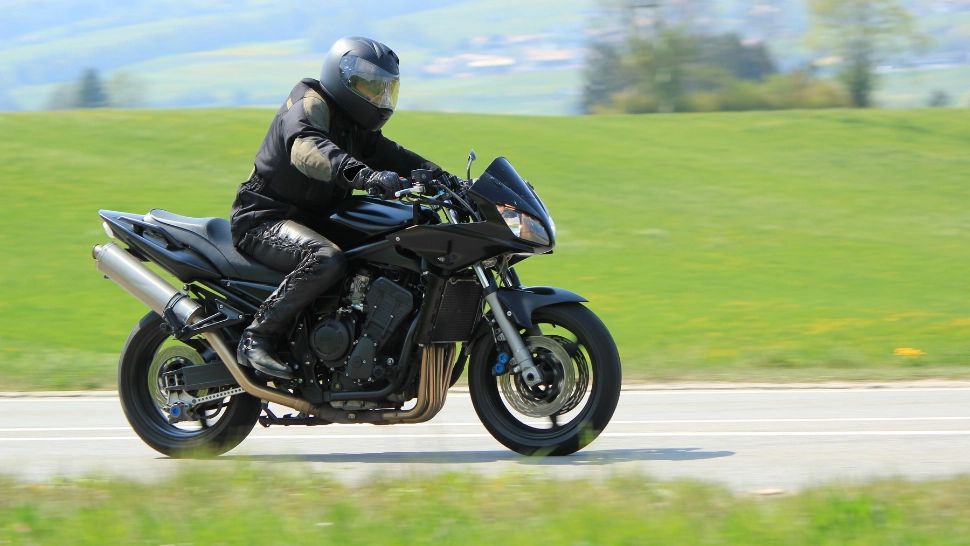 Intervenție contracronometru în județul Alba, după ce un motociclist a fost lovit de fulger / Profimedia