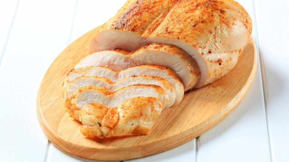 Cum faci ca pieptul de pui pe care-l gătești să iasă ca la restaurant? Trucul știut doar de bucătarii de top
