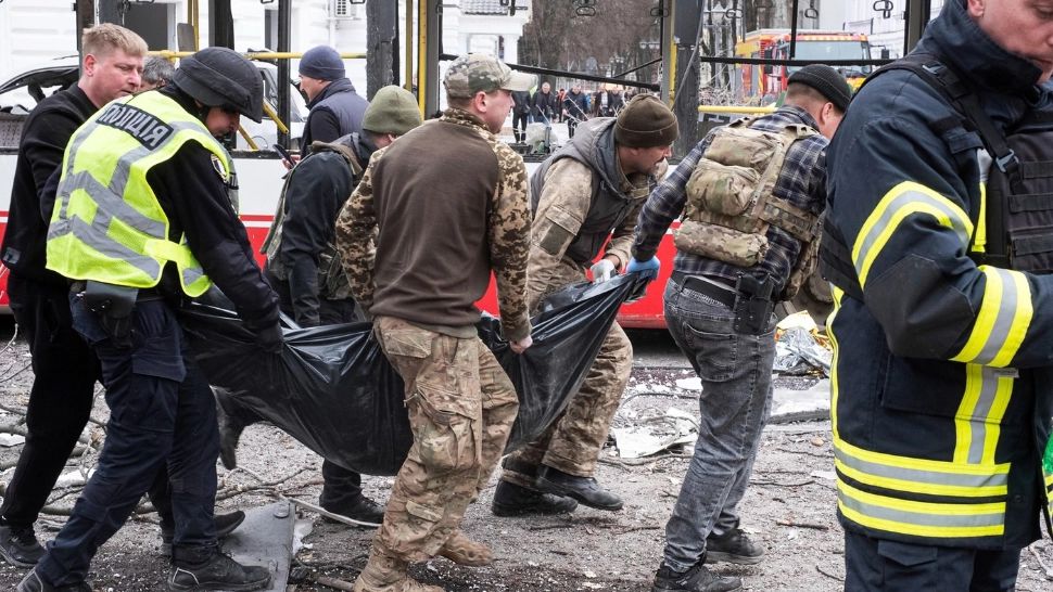Întreaga lume condamnă atacul rușilor din Sumî, soldat cu  31 de morți și 84 de răniți. Foto: Profimedia