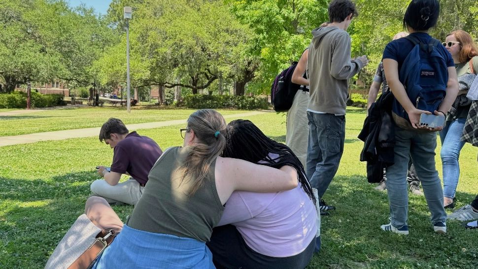 Cel puţin 6 persoane au fost rănite într-un incident armat petrecut în campusul Universităţii din Florida/ Profimedia