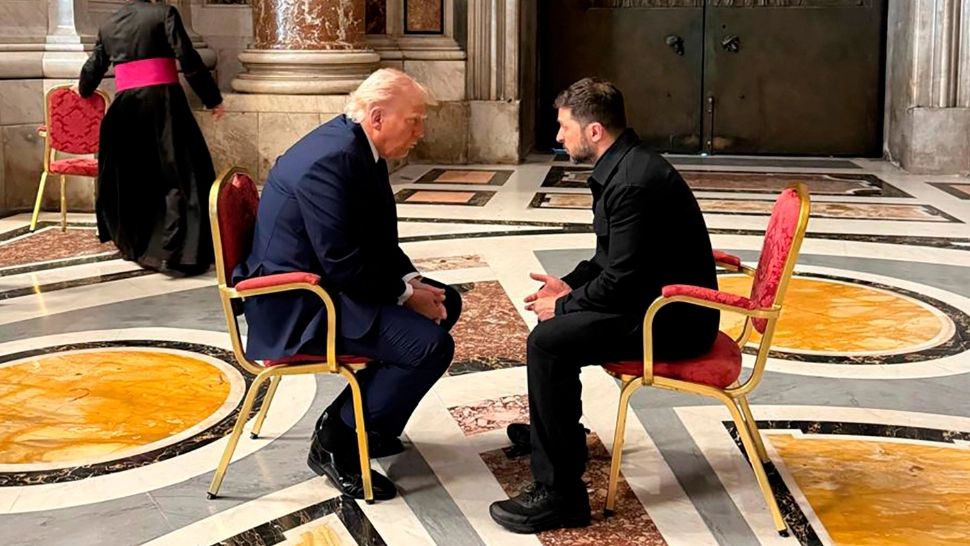Ce au vorbit, de fapt, Trump și Zelenski în faimoasa întâlnire din Bazilica Sfântul Petru. Foto: Profimedia