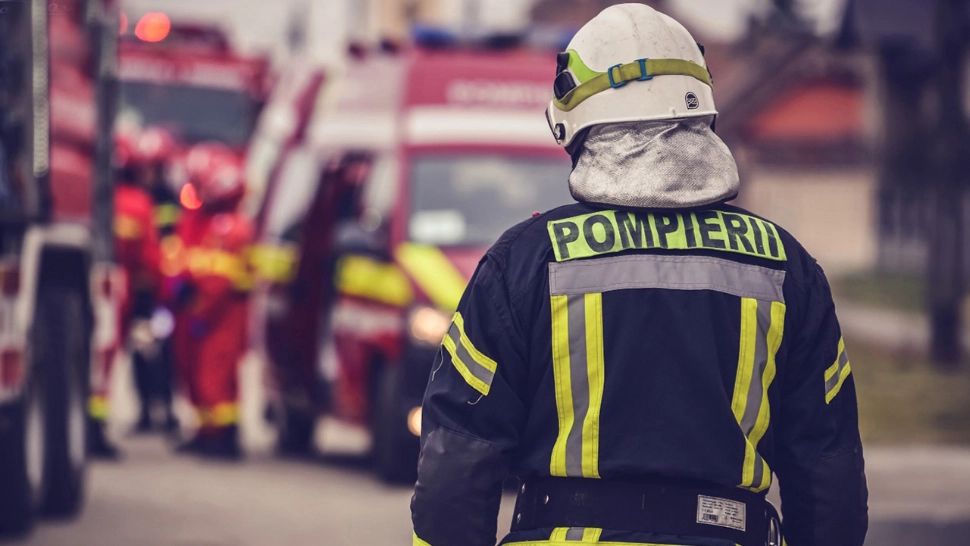 Școală din România, în flăcări. 50 de elevi se aflau în interior