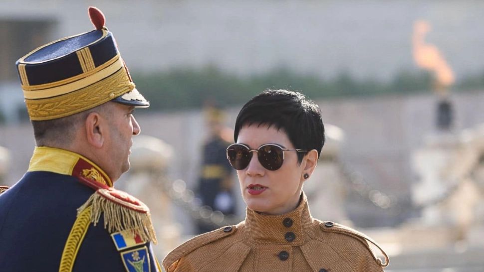 Femeia care a fost "umbra" a 3 președinți s-a retras după 20 de ani. Cine este Delia Dinu - GALERIE FOTO