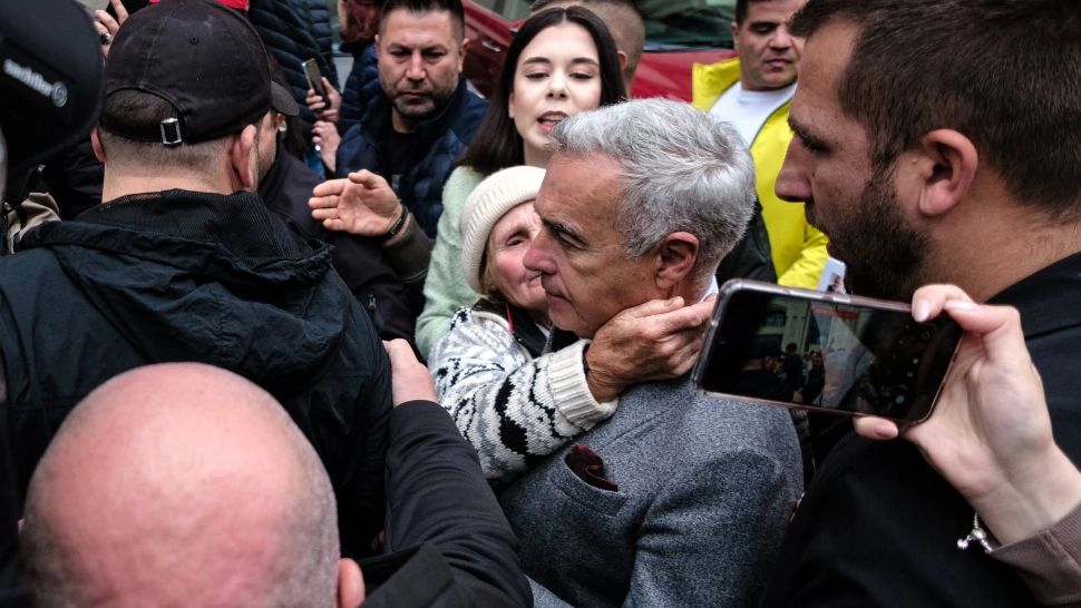 Procurorii au EXTINS ancheta penală în cazul lui Călin Georgescu - DOCUMENTUL OFICIAL. Liderul suveranist a părăsit Parchetul, în uralele numeroșilor susținători - VIDEO