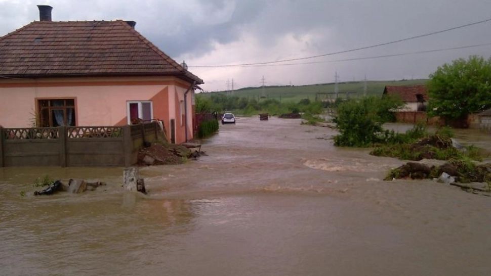 Avertizare Cod galben de inundații în nouă bazine hidrografice