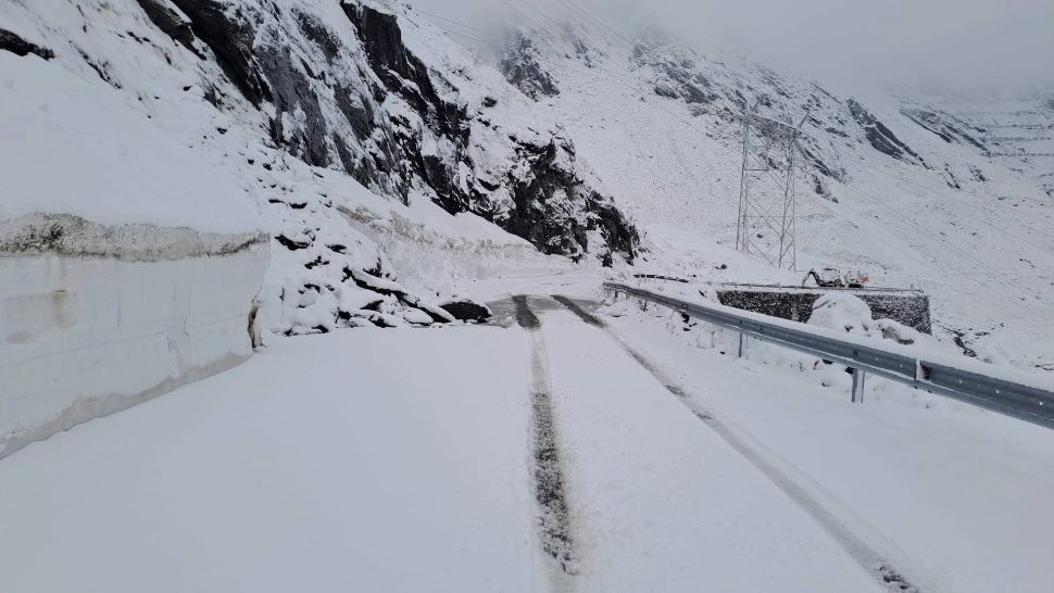 Ninsori de mai în România: zăpadă de 10 centimetri, în plină primăvară