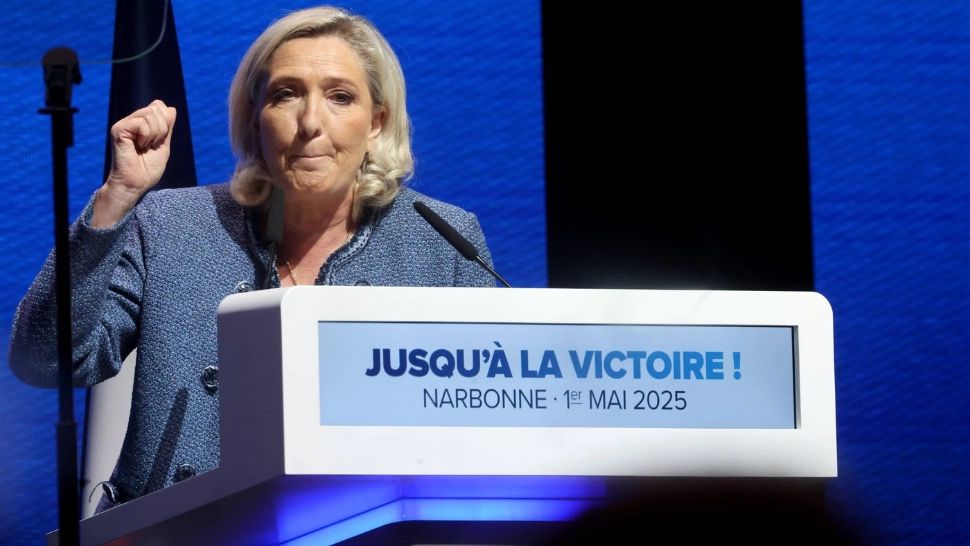 Șefa opoziției din Franța, Marine Le Pen, l-a felicitat pe George Simion pentru victoria în alegeri