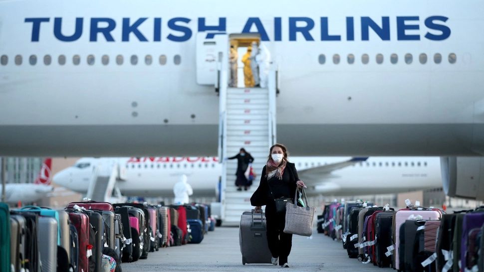 Atenție la noile AMENZI pe cursele aeriene ale companiilor turcești. Cine se ridică înainte ca aeronava să opresă riscă să fie sancționat