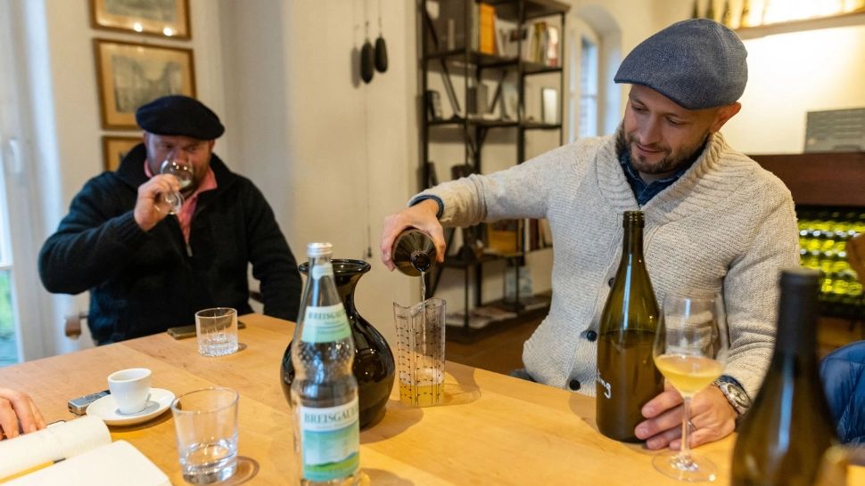 Înșelătoria care-i vizează pe turiștii străini din Paris. Cum sunt păcăliți cu nerușinare în localuri de fițe?