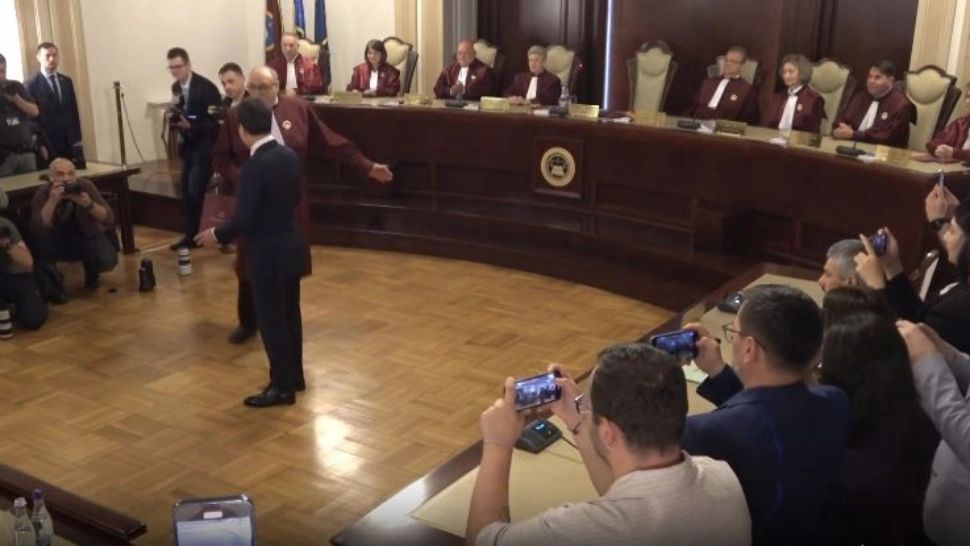 Atac furibund din partea unei judecătoare la adresa CCR. Judecătorii sunt acuzați de servilism de o colegă de breaslă