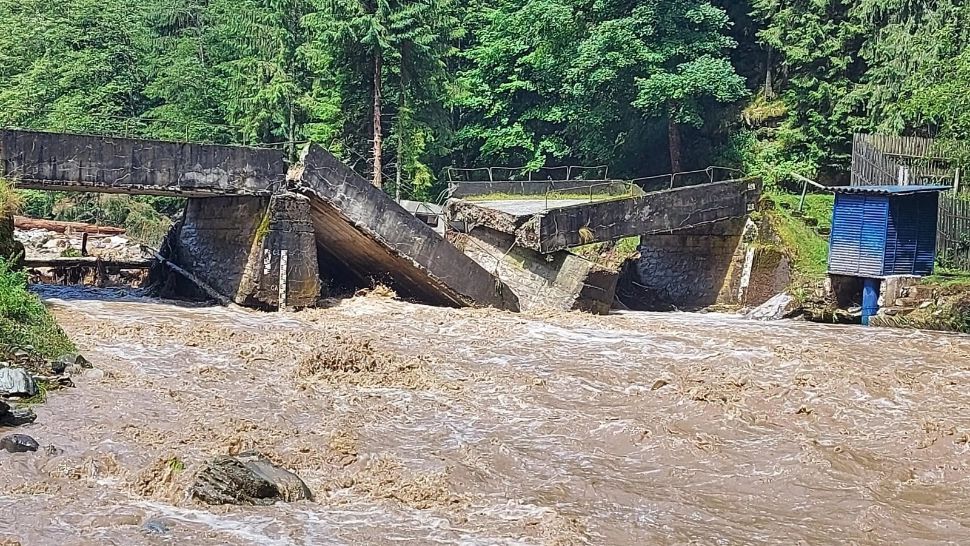Râurile din șase județe ale țării, sub Cod portocaliu de INUNDAȚII. Cod galben, în 24 de județe: avertismentul hidrologilor/ Arhivă foto
