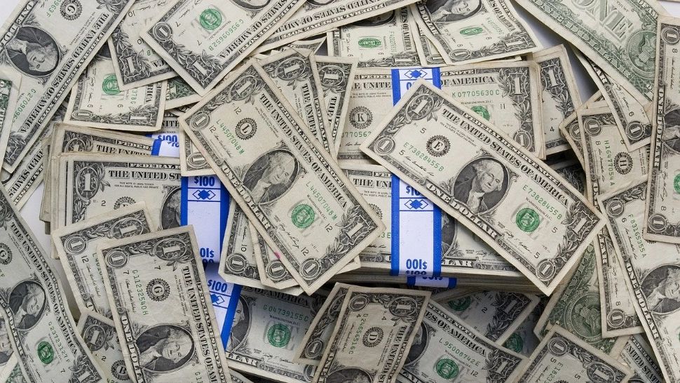 Descoperire uluitoare într-o benzinărie: un bărbat s-a îmbogățit cu 3 milioane de dolari după ce a găsit obiectul