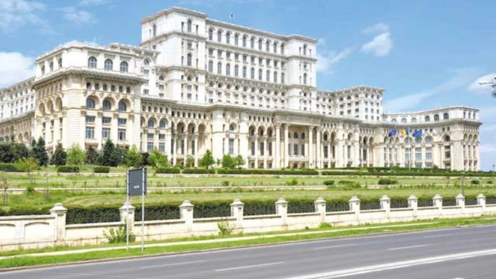 Palatul Parlamentului ar putea rămâne fără gard. Foto/Arhivă
