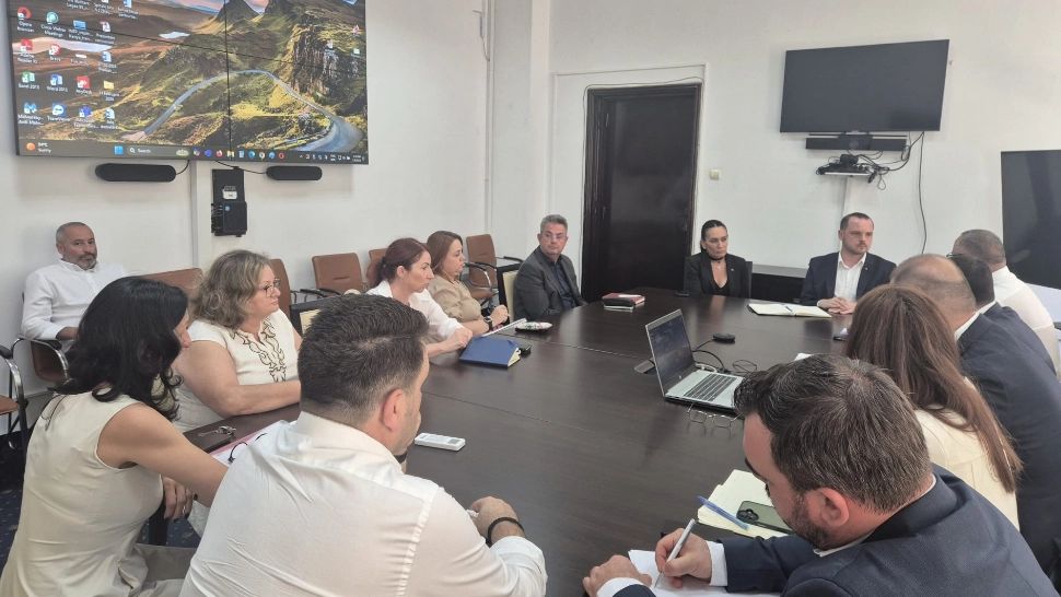 România dispune de suficiente stocuri de soluţii perfuzabile. FOTO: Facebook