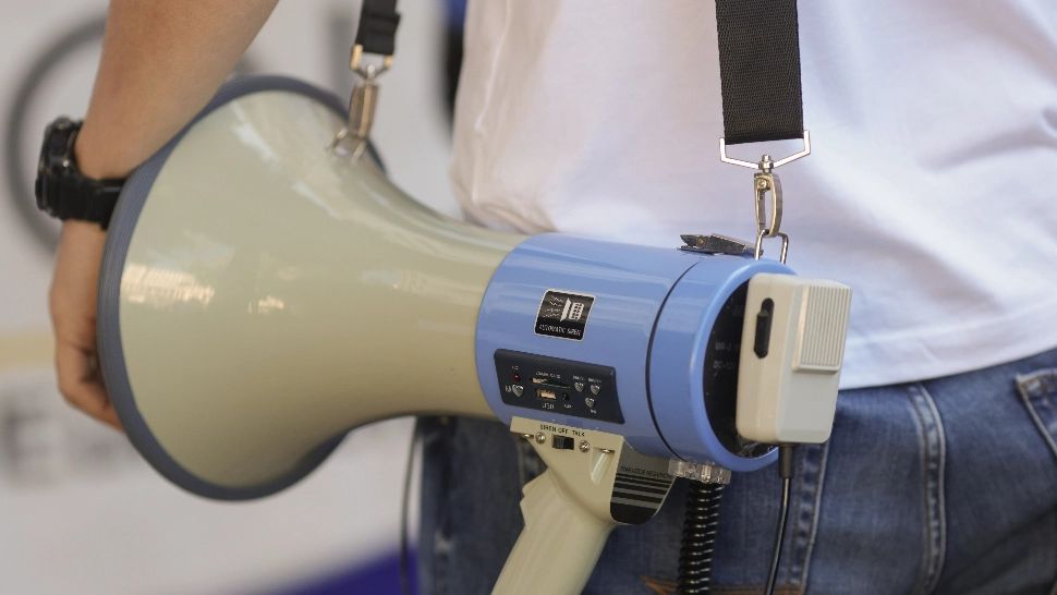 Orașul din România unde are loc un protest sonor la ore fixe, fără adunări publice, în ziua înmormântării lui Ion Iliescu