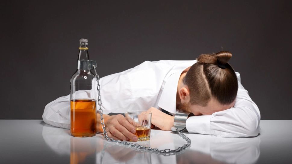 Ce se întâmplă cu creierul uman după consumul de alcool. Studiul care ar trebui să ne îngrijoreze