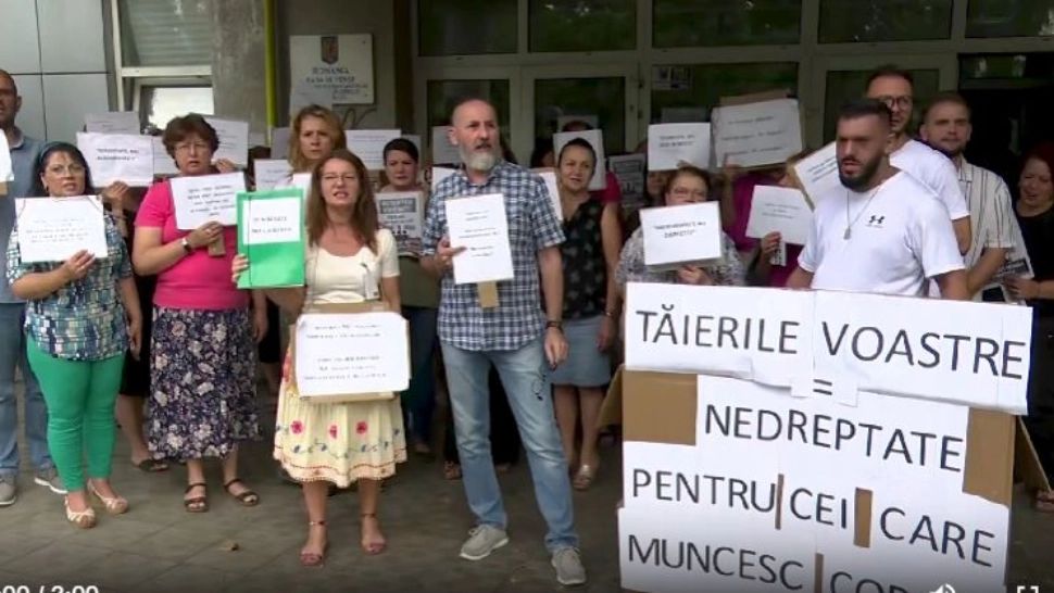 Proteste in instituții