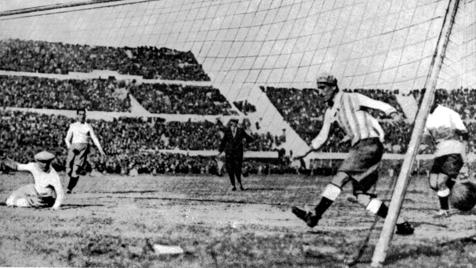 Uruguay a învins în finală Argentina, devenind prima națională campioană mondială. Foto/Profimedia