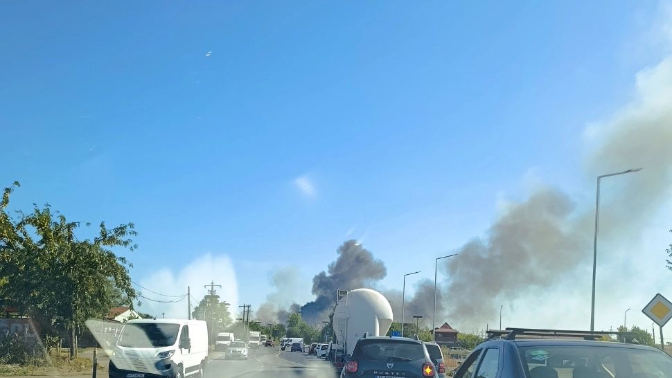 Incendiu de proporții la Glina: pompierii au intervenit cu 22 de autospeciale. A fost emis mesaj RO Alert - traficul a fost blocat pe Centura București - VIDEO