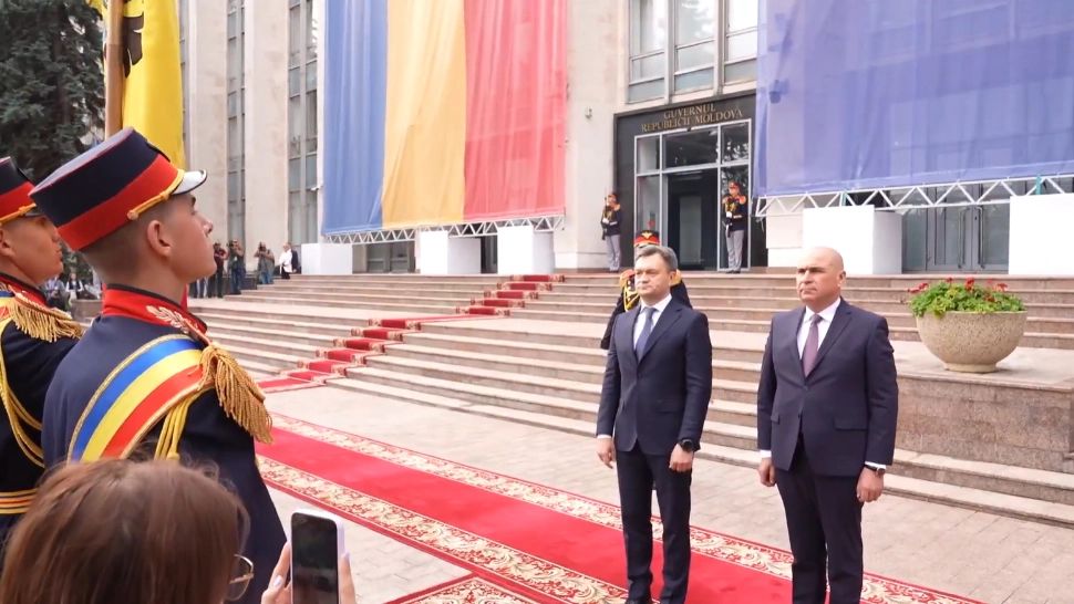 Bolojan a luat-o pe urma lui Nicușor Dan, a plecat în Republica Moldova. Premierul moldovean a mulțumit României că-i livrează 50% din energia electrică - VIDEO