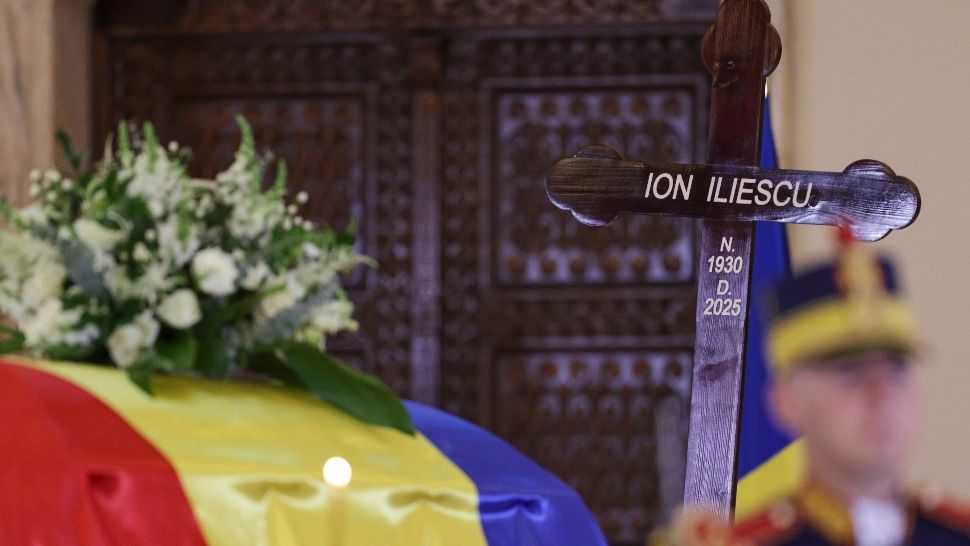 Sicriul cu trupul neînsuflețit al lui Ion Iliescu, depus la Palatul Cotroceni/ Inquam Photos