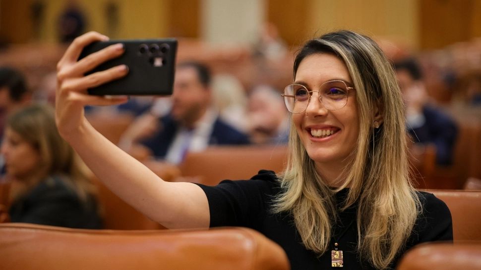 Diana de la Mediu s-a dus la Paltinu ca să-și facă selfie. Foto/DB?/DB