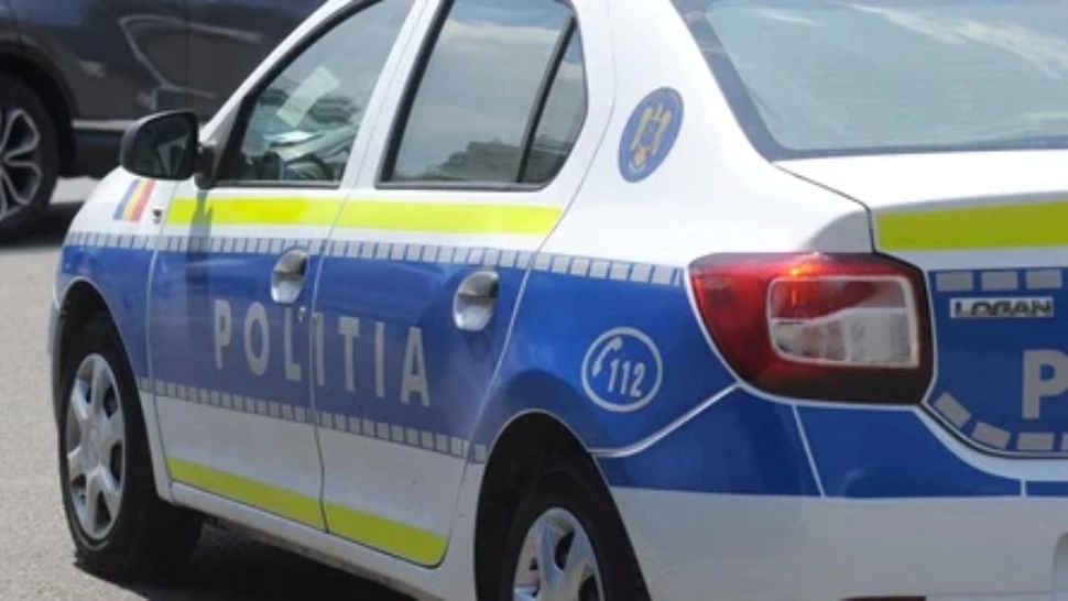 Scene șocante în Timiș: un bărbat de 75 de ani, oprit de polițiști în timp ce-și alerga soția cu un cuțit