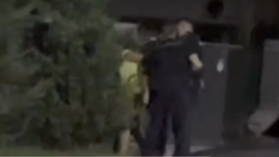 Acuzații grave aduse unor polițiști: o femeie de 57 de ani spune că a fost bătută de oamenii legii