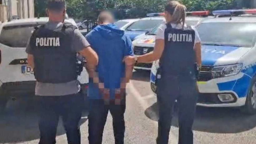 Captură de droguri de la dealerii elevi din Botoșani. Foto/Poliția