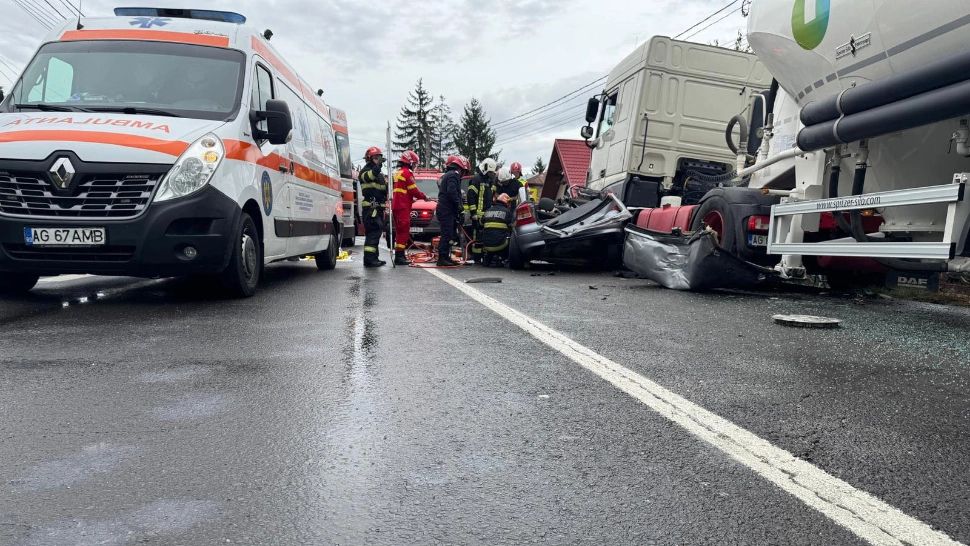 Trei oameni au murit într-un accident de circulație produs de DN7, în zona localității Bascov - FOTO