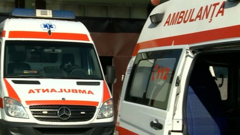 Muncitor electrocutat în timpul unor lucrări la rețeaua electrică. Bărbatul de 38 de ani a ajuns la spital