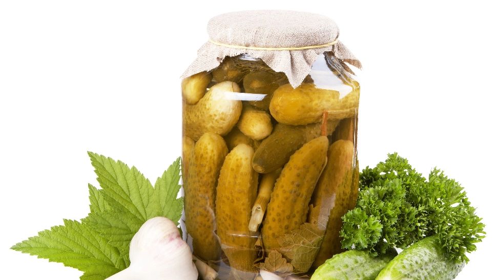 Castraveți murați ca în Bucovina. Care este ingredientul secret folosit de gospodine/ Profimedia