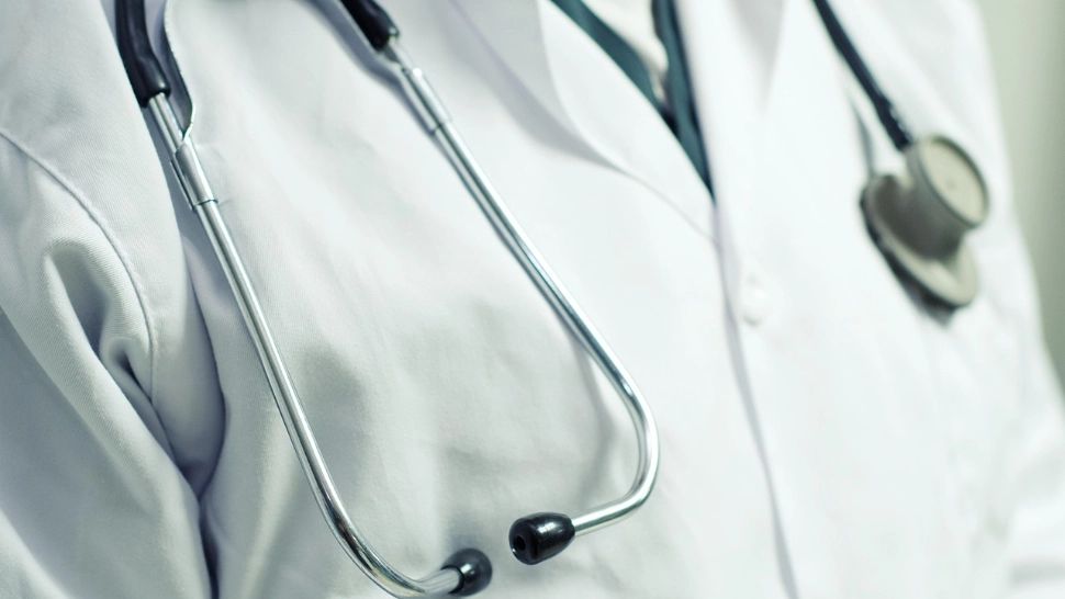 Franța, destinația de aur pentru medicii de familie români: prime de zeci de mii de euro și locuințe gratuite