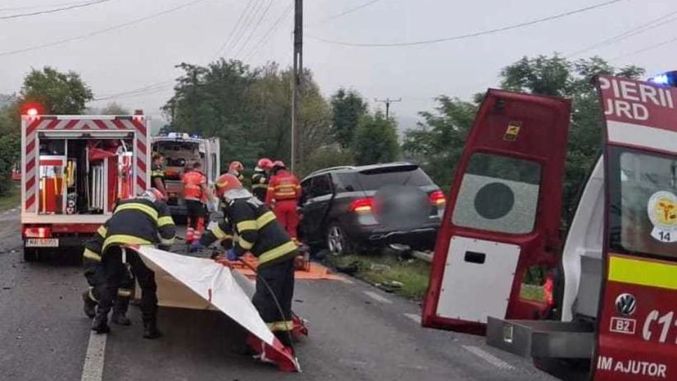 Grav accident rutier pe DN1, între o mașină și un camion: un bărbat a murit, iar o femeie a ajuns la spital