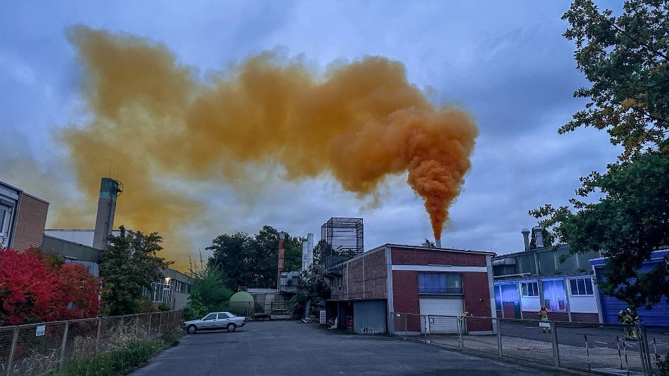 Alertă chimică în Germania: un nor portocaliu de gaz a acoperit două orașe. Autoritățile le cer locuitorilor să se adăpostească în case