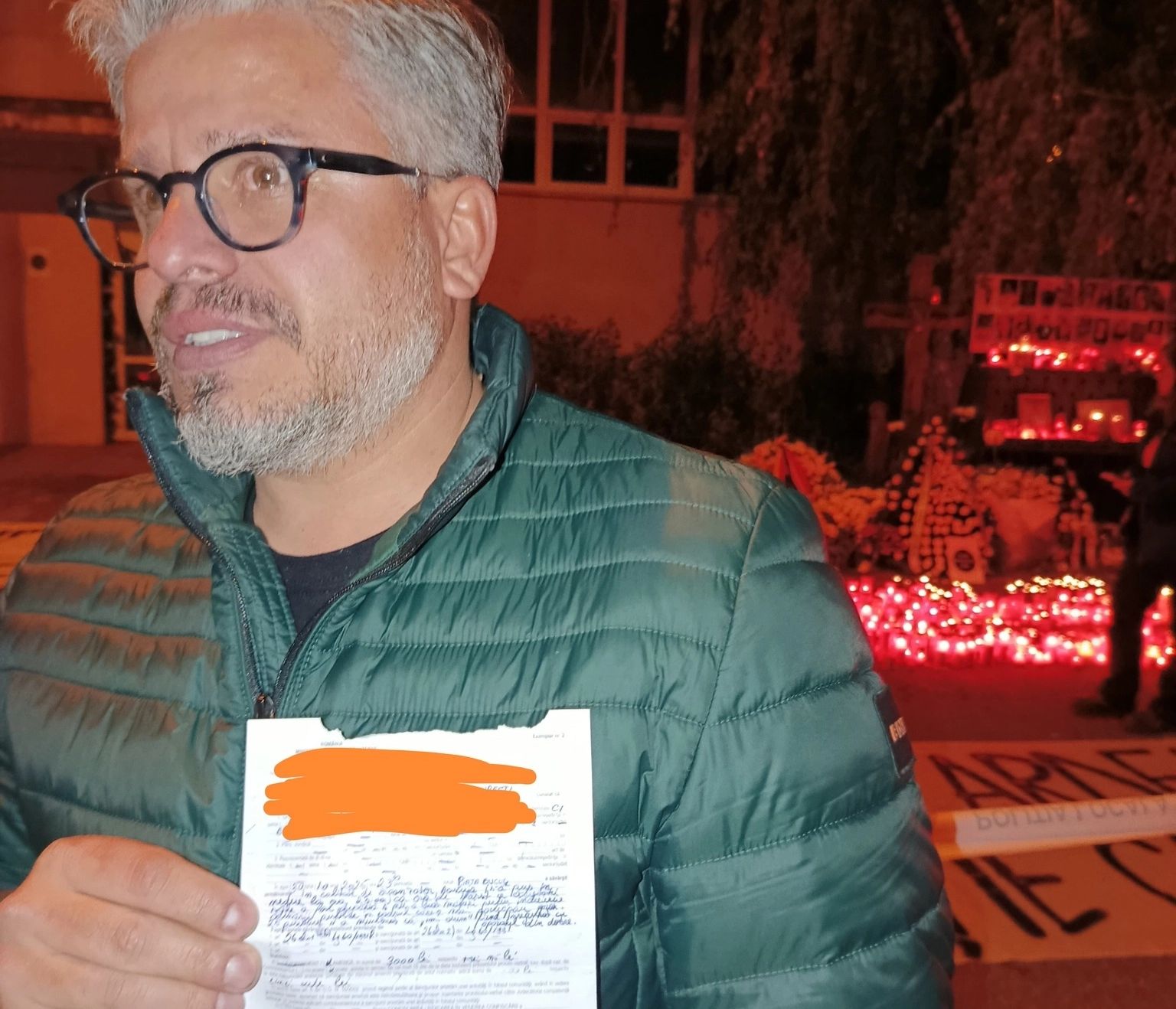 Marian Rădună,organizatorul marșului, prezintă procesul verbal