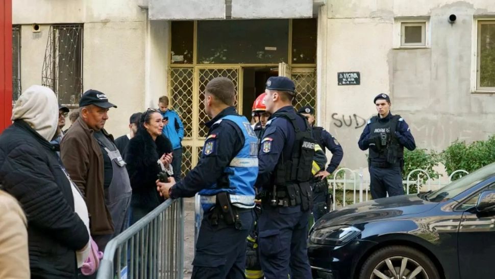 Primăria Sectorului 5 a montat garduri și va securiza intrările în scările de blocul afectat de explozia din Rahova