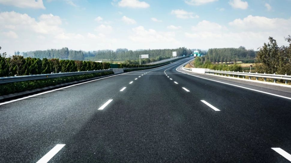 Începând de marți, șoferii se vor putea bucura de încă 50 de kilometri din Autostrada Moldovei (foto: arhivă)