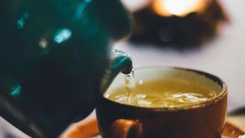 Ceaiul care accelerează metabolismul și te ajută să slăbești fără dietă și sport. Este ieftin și îl găsești în toate magazinele